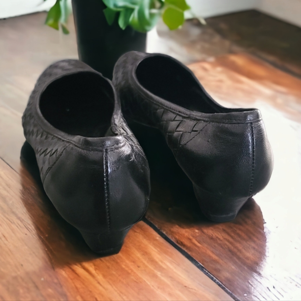 AMALFI RANGONI Italy Vintage Black Woven Leather Low Heel Pumps 8.5 Narrow - Picture 6 of 16